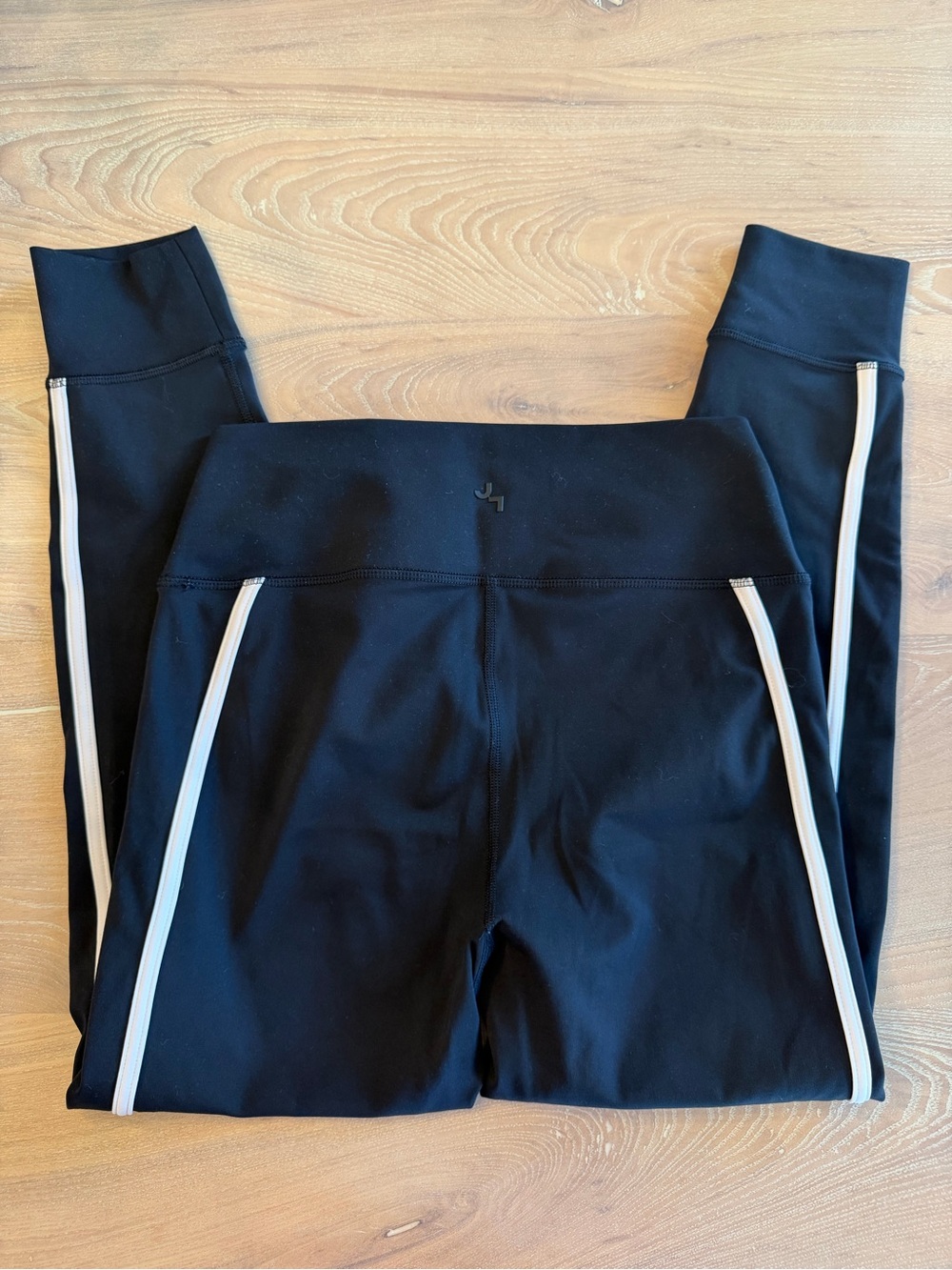 JoyLab Black Women’s Athletic Bra Top and Leggings - Picture 6 of 6